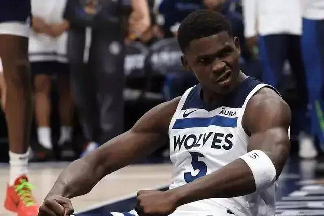 布莱克尼40+11同曦力克四川 北控送宁波11连败