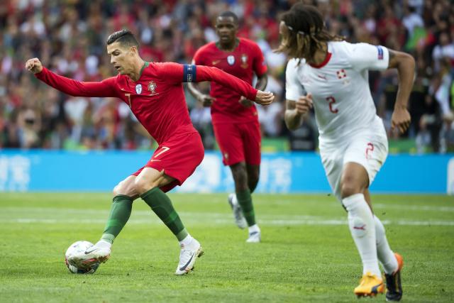 泰晤士报：曼联接近任命阿莫林 范尼可能只带一场